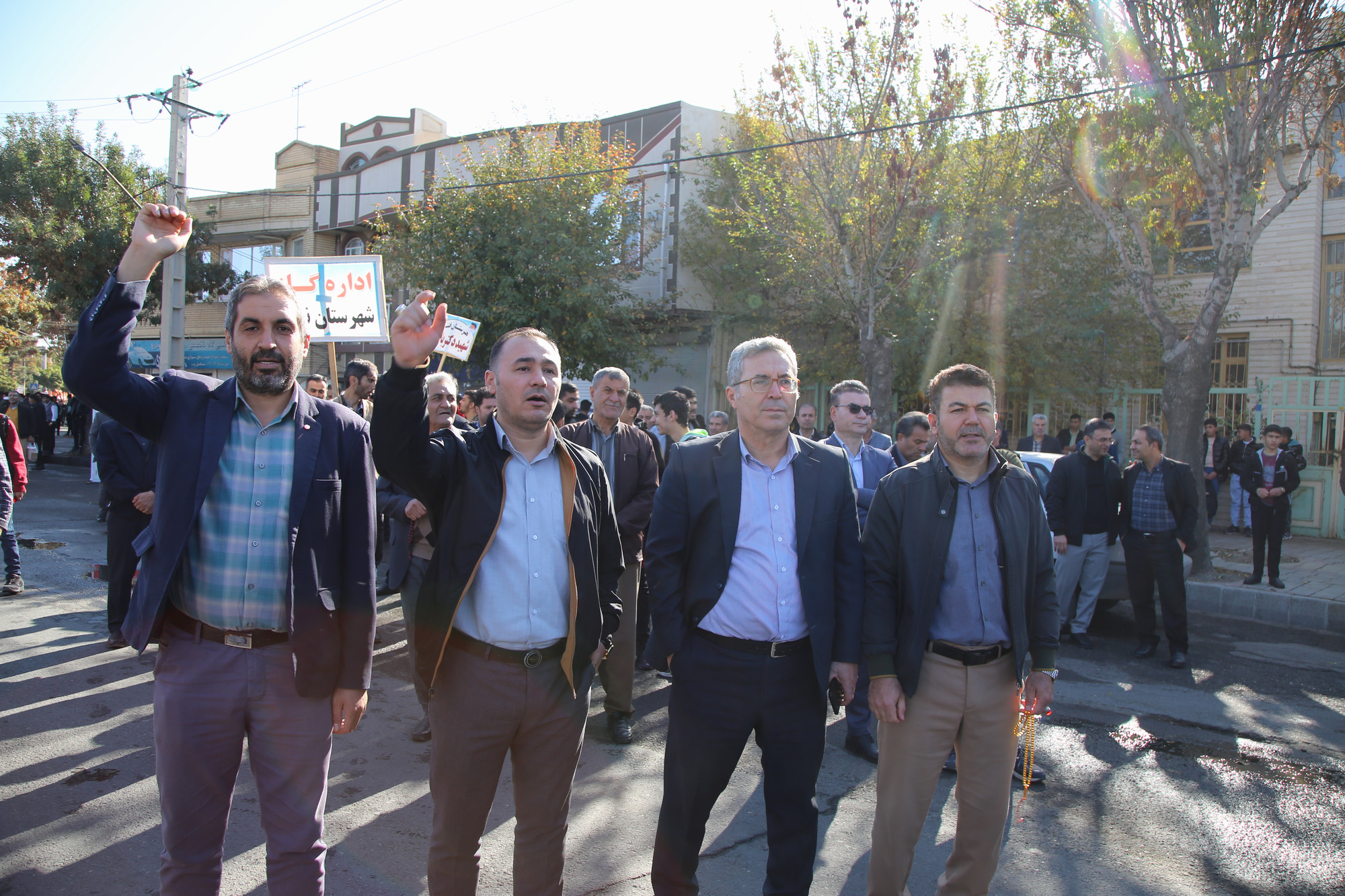 حضور-پرسنل-شبکه-بهداشت-و-درمان-نقده-در-راهپیمایی-13-آبان